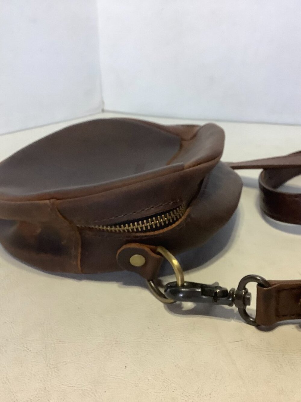 Portland Leather Goods Circle Crossbody Bag Purse Brown 7" - Picture 4 of 10